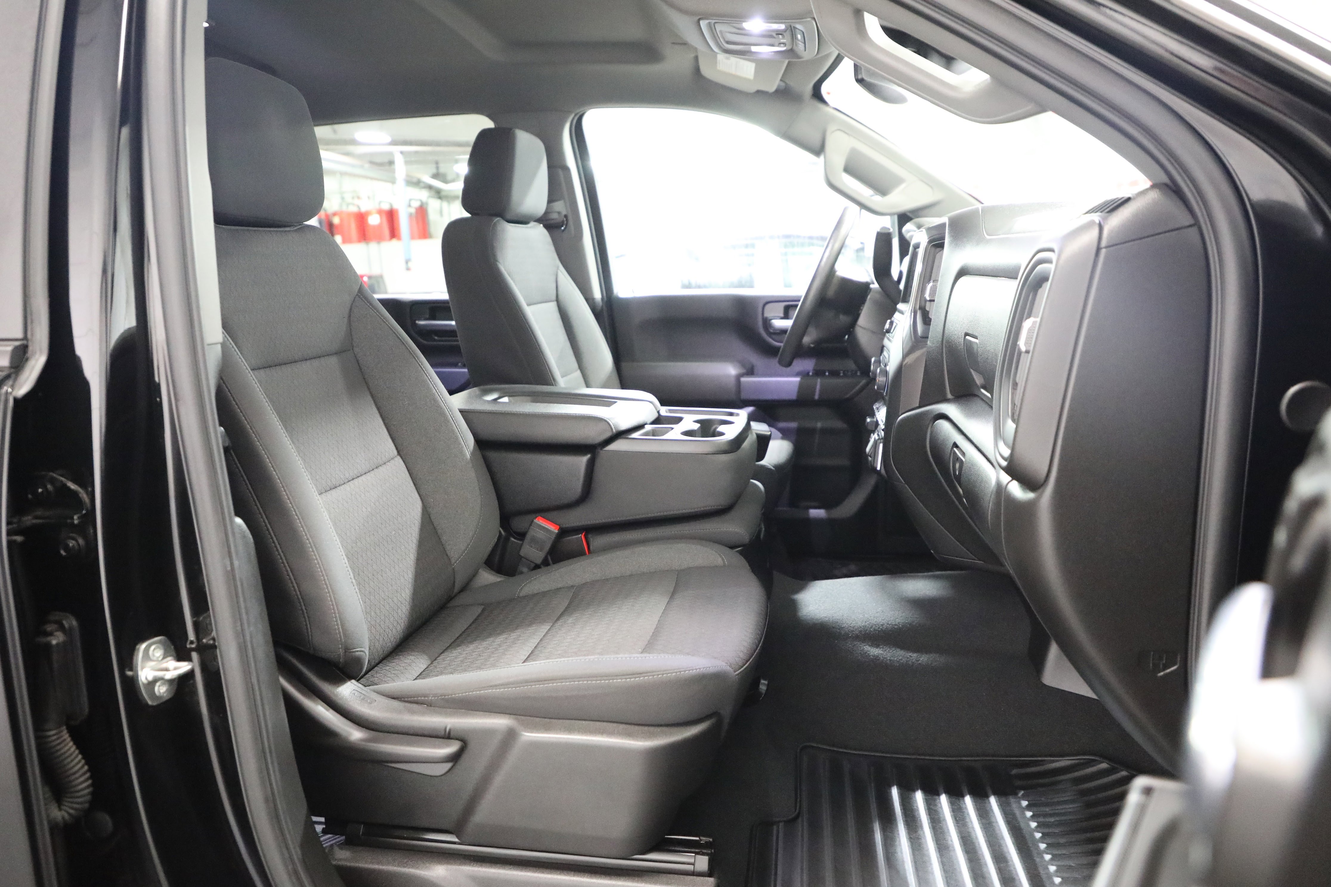 Used 2024 Chevrolet Silverado 2500 Custom w/ Custom Value Package image 12