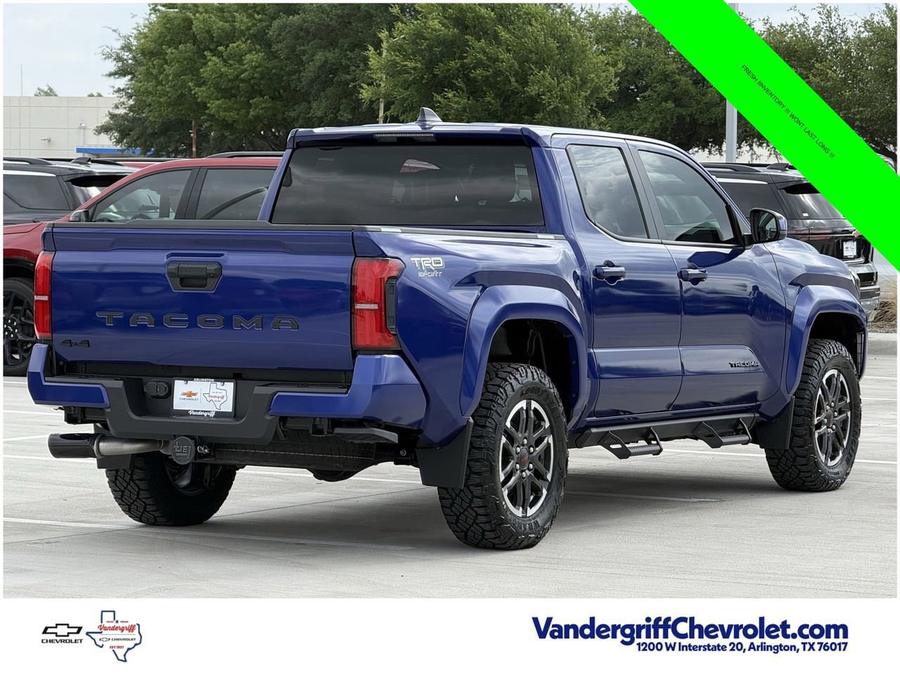 Used 2025 Toyota Tacoma TRD Sport AWD/4WD image 4
