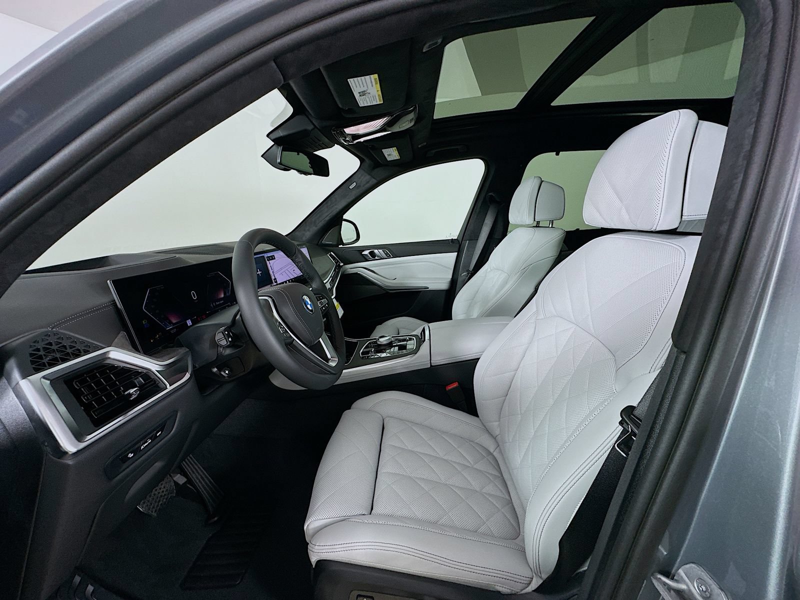 New 2026 BMW X5 xDrive50e w/ Executive Package AWD/4WD image 32