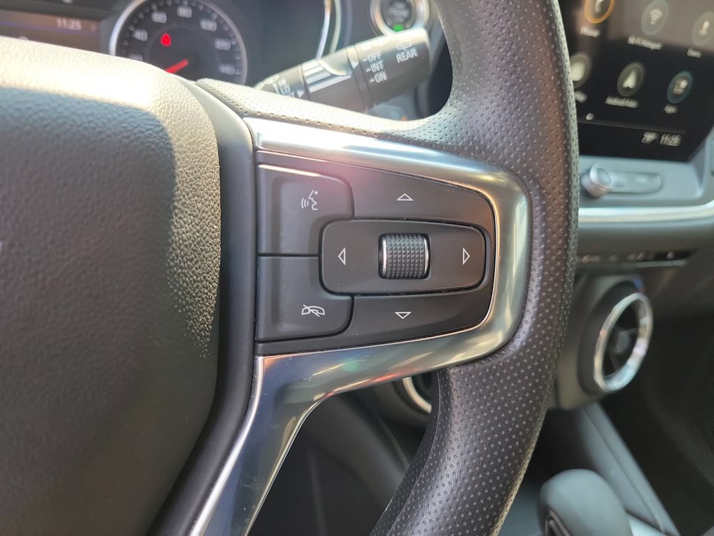 Used 2025 Chevrolet Blazer LT AWD/4WD image 28