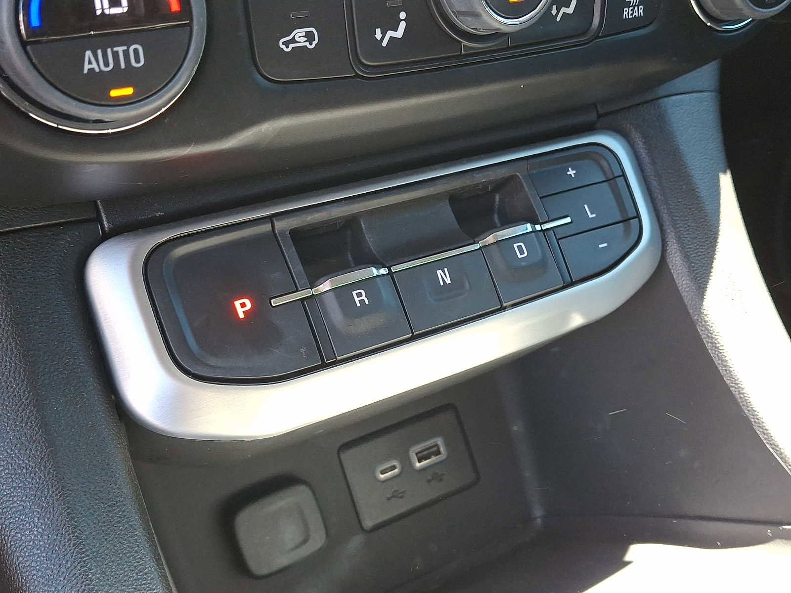 Used 2023 GMC Acadia SLE w/ Driver Convenience Package AWD/4WD image 15