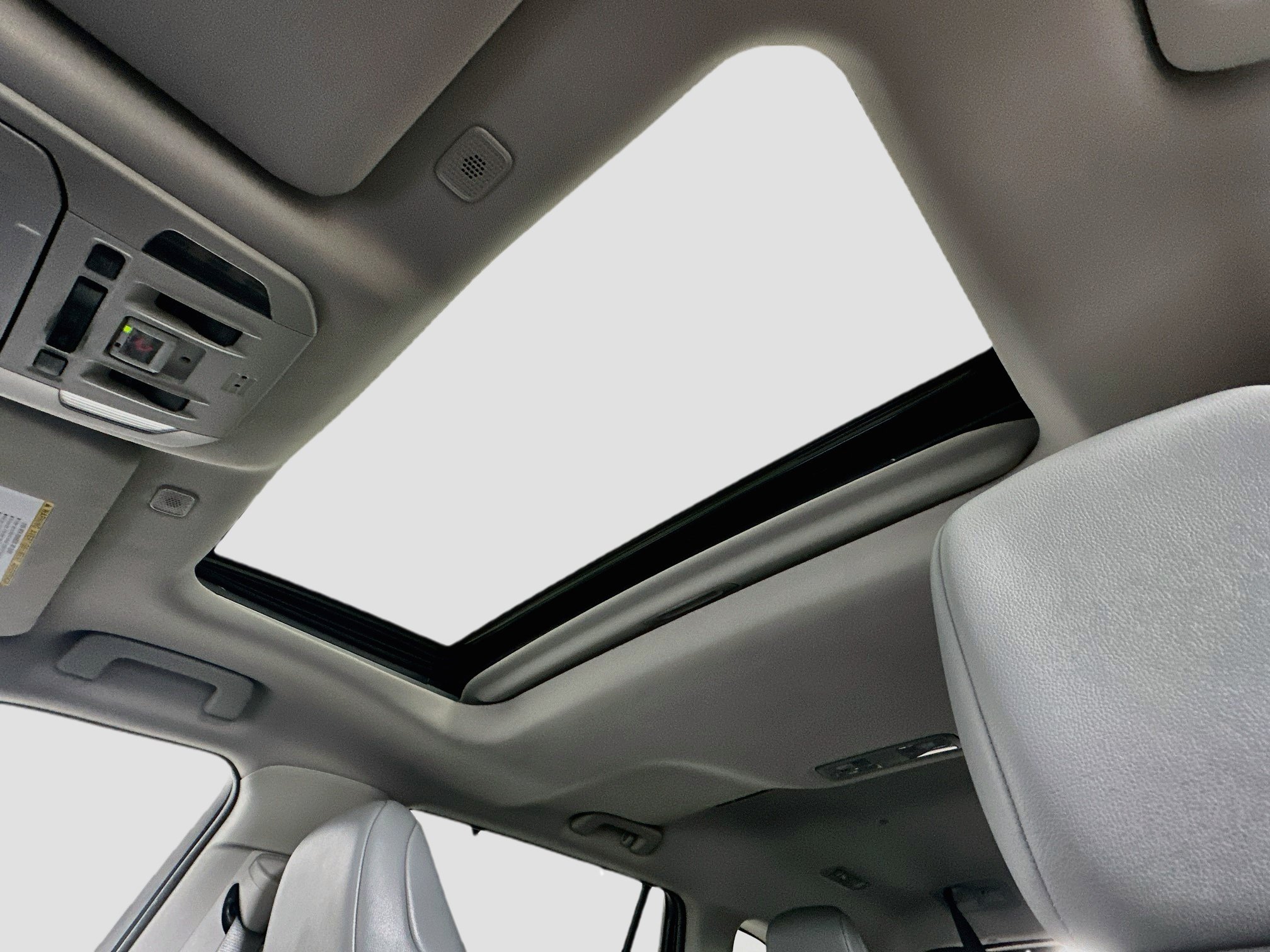 Used 2023 Toyota Highlander XLE FWD image 26