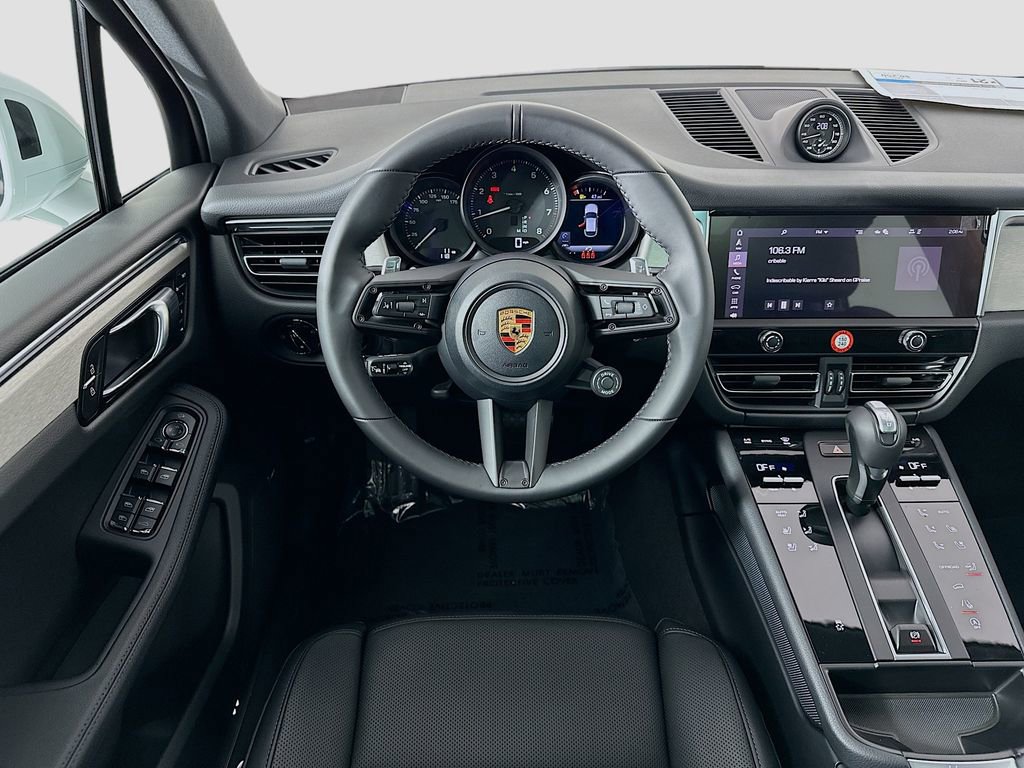 Certified 2026 Porsche Macan AWD/4WD image 25