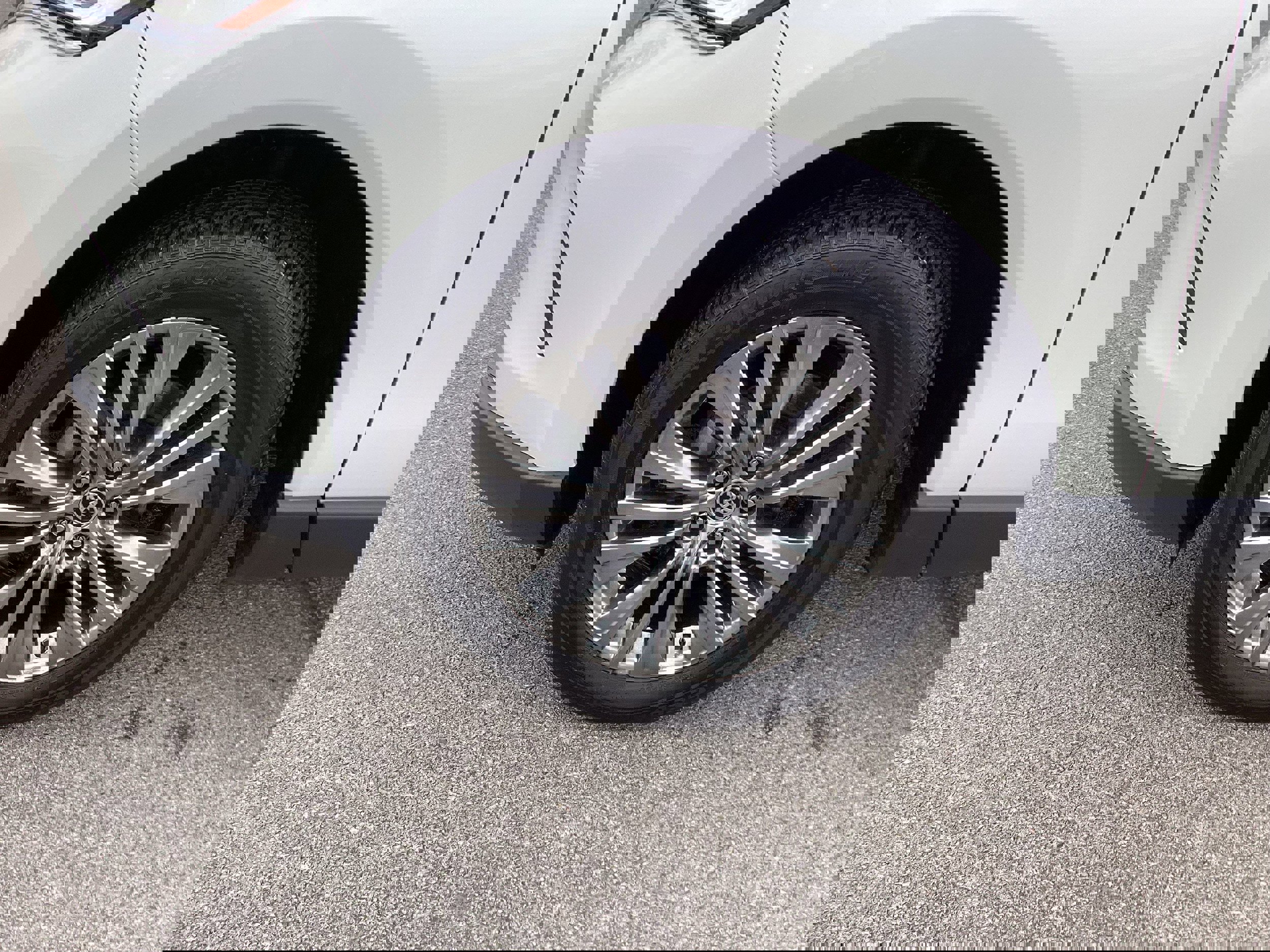 Used 2021 Toyota Venza Limited w/ Advanced Technology Package image 9