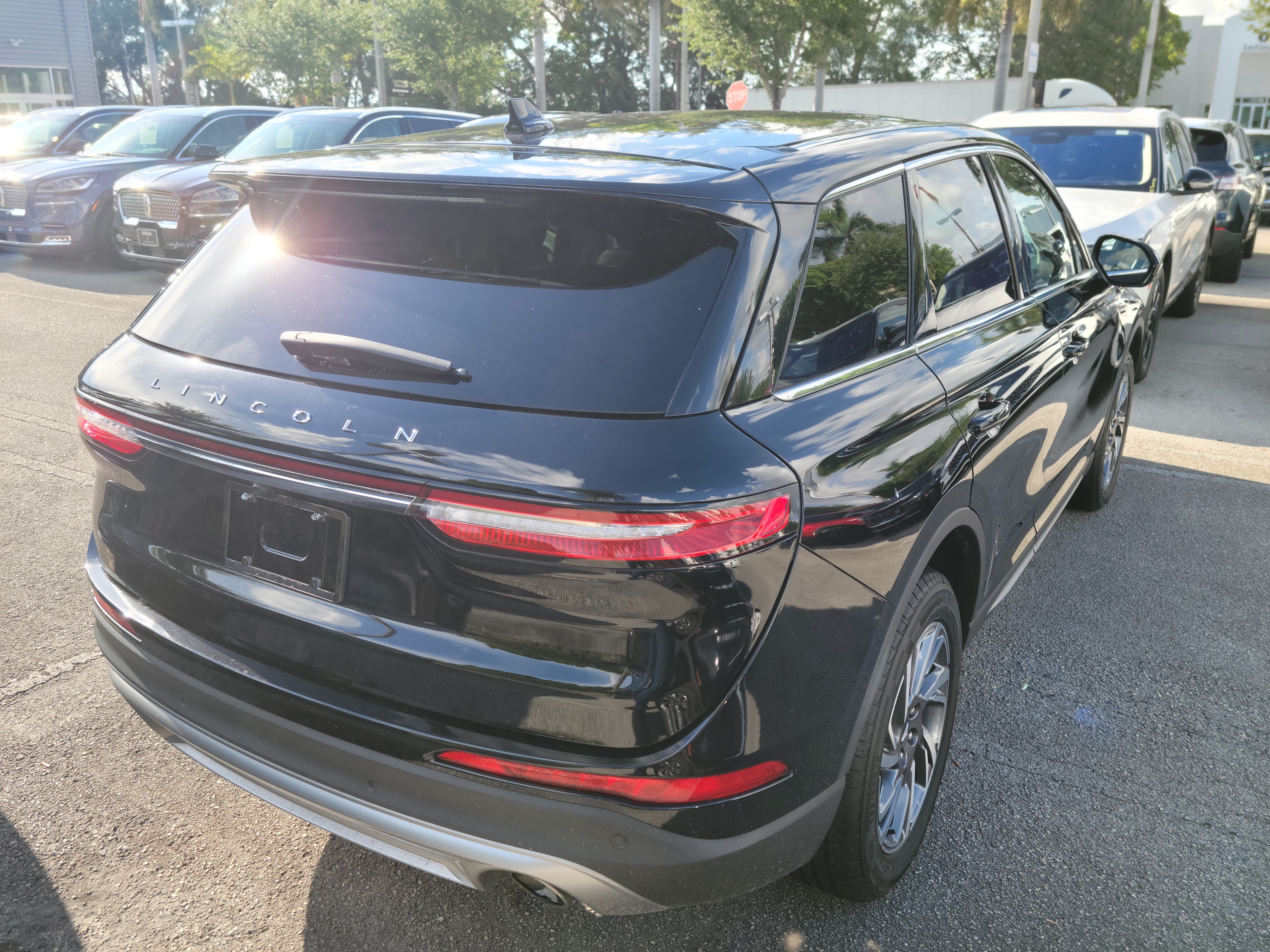 Certified 2023 Lincoln Corsair FWD image 3