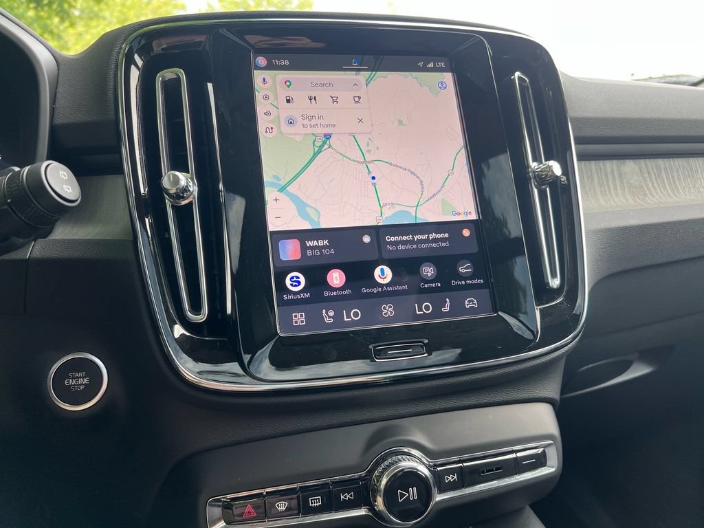 Certified 2025 Volvo XC40 B5 Core AWD/4WD image 15