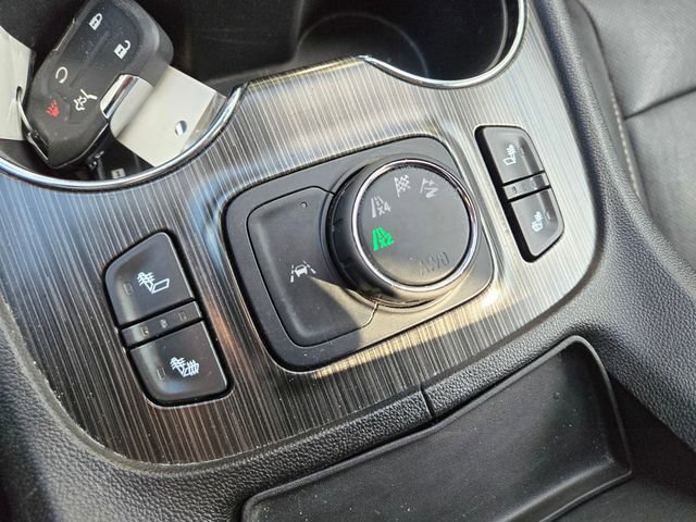 Used 2023 GMC Acadia SLT image 23