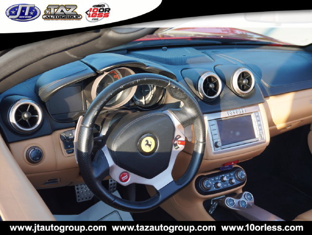 Used 2014 Ferrari California RWD image 29