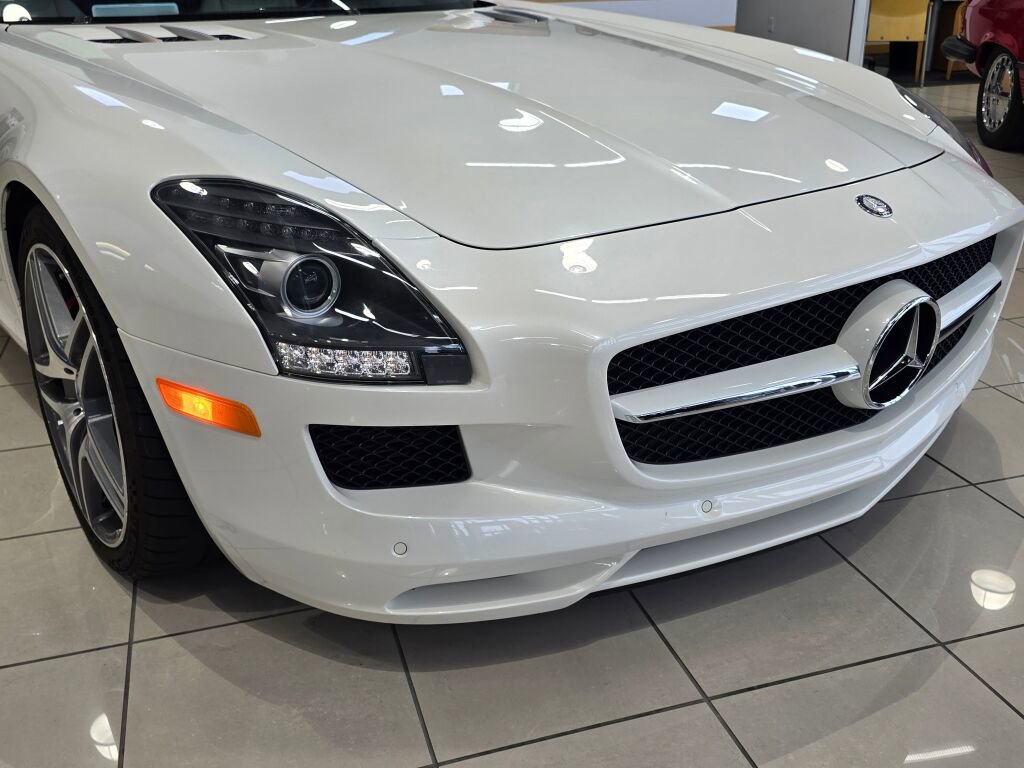 Used 2012 Mercedes-Benz SLS AMG Roadster image 28