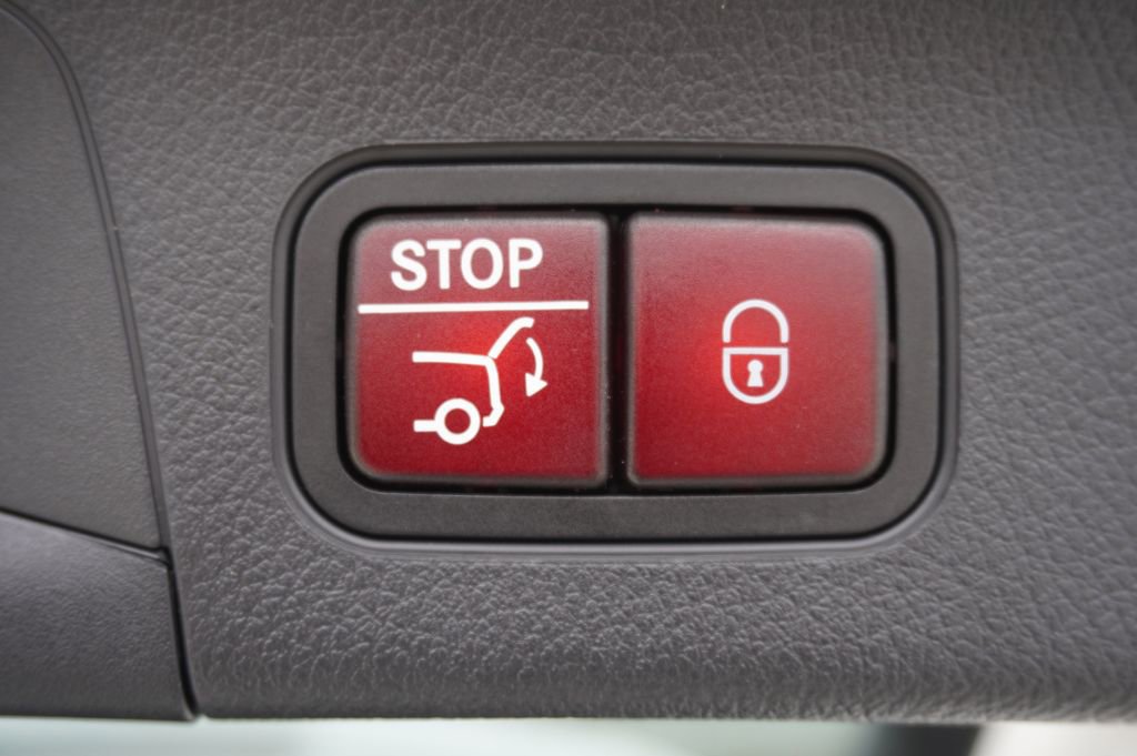 Used 2025 Mercedes-Benz GLA 250 image 9