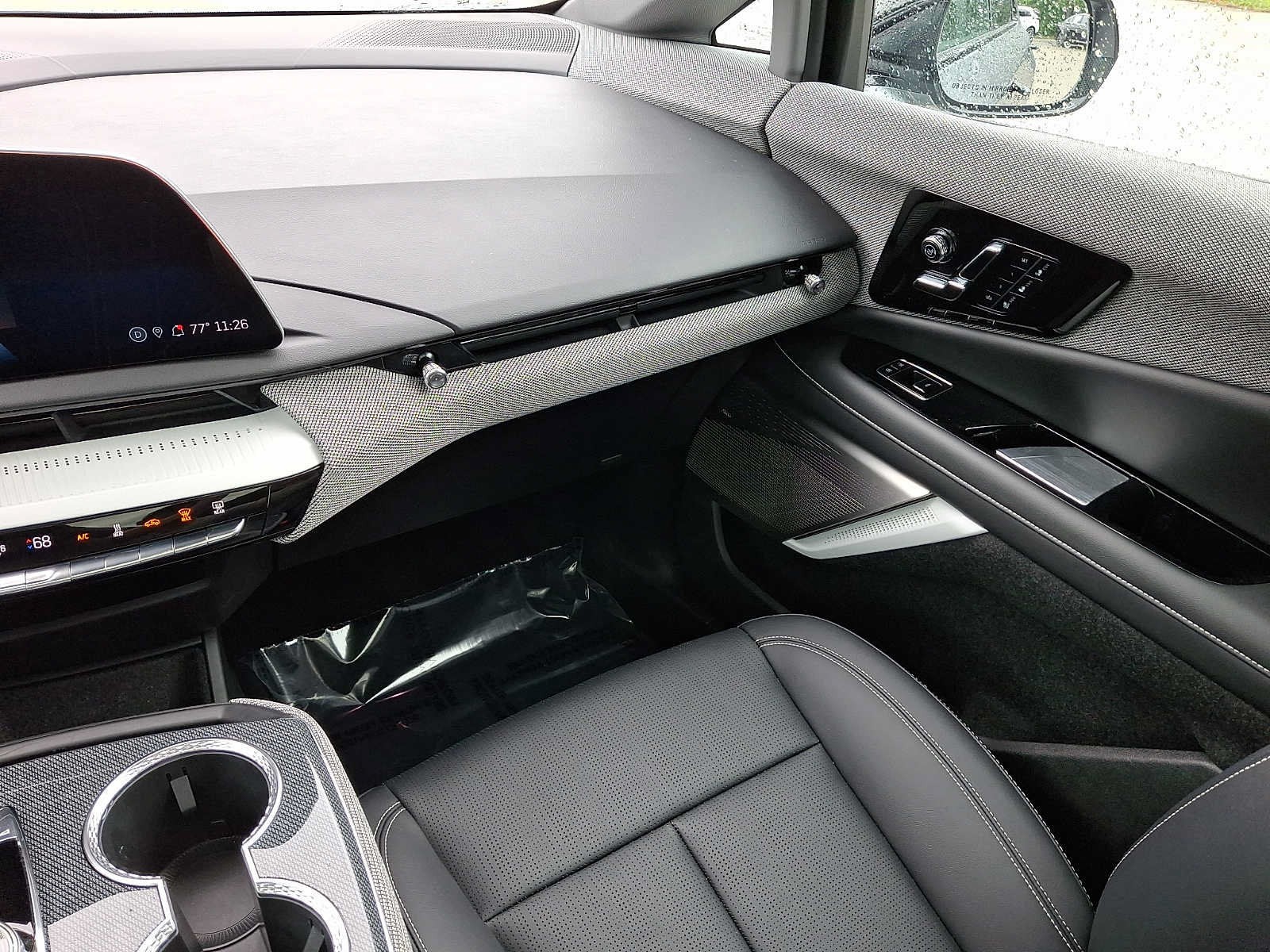 Certified 2025 Cadillac Optiq Sport 2 w/ LPO, Floor Liner Package AWD/4WD image 21