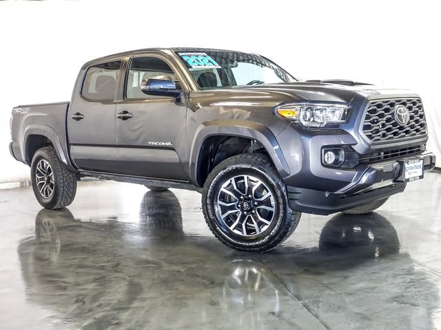 Used 2021 Toyota Tacoma TRD Sport w/ Technology Package video 2