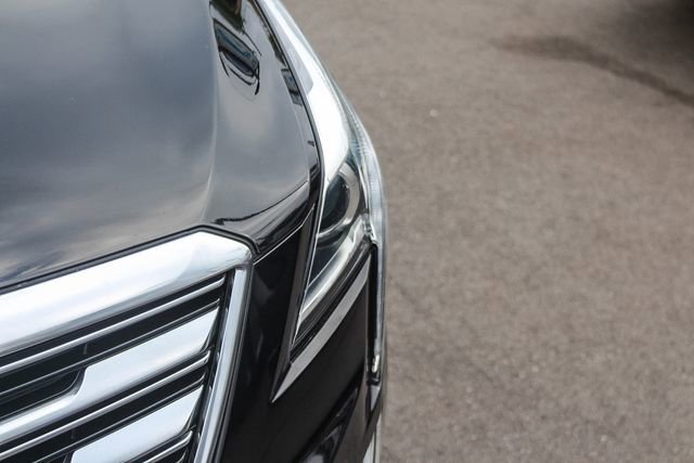 Used 2018 Cadillac XT5 Luxury w/ Driver Awareness Package image 14