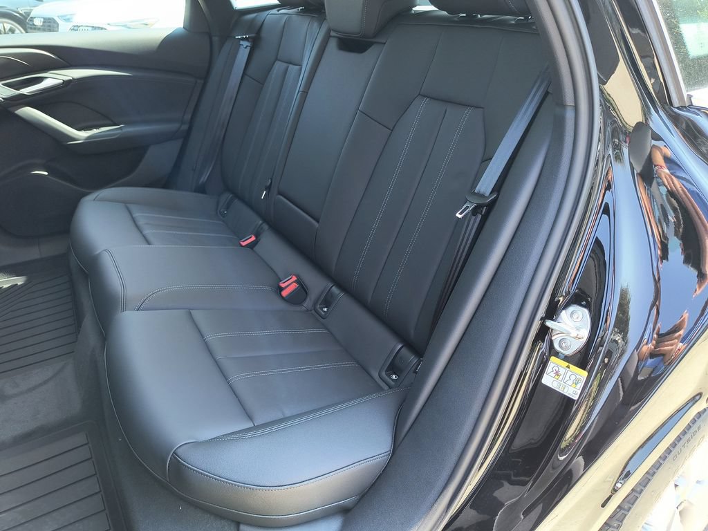 New 2025 Audi A6 e-tron Premium AWD/4WD image 15
