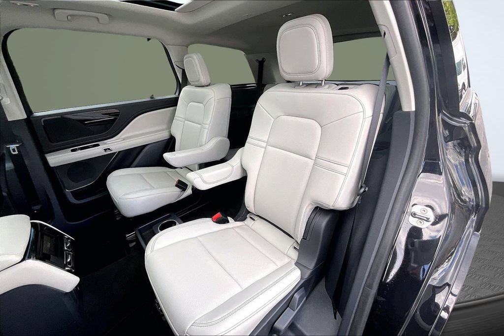 Used 2026 Lincoln Aviator AWD w/ Jet Appearance Package image 20