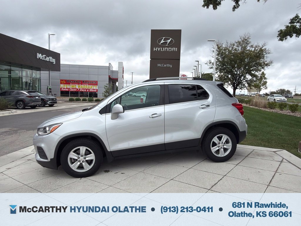 Used 2020 Chevrolet Trax LT w/ LT Convenience Package FWD image 12
