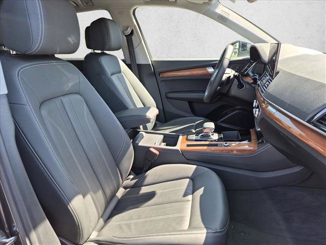 Used 2021 Audi Q5 e Premium Plus w/ Premium Plus Package AWD/4WD image 22