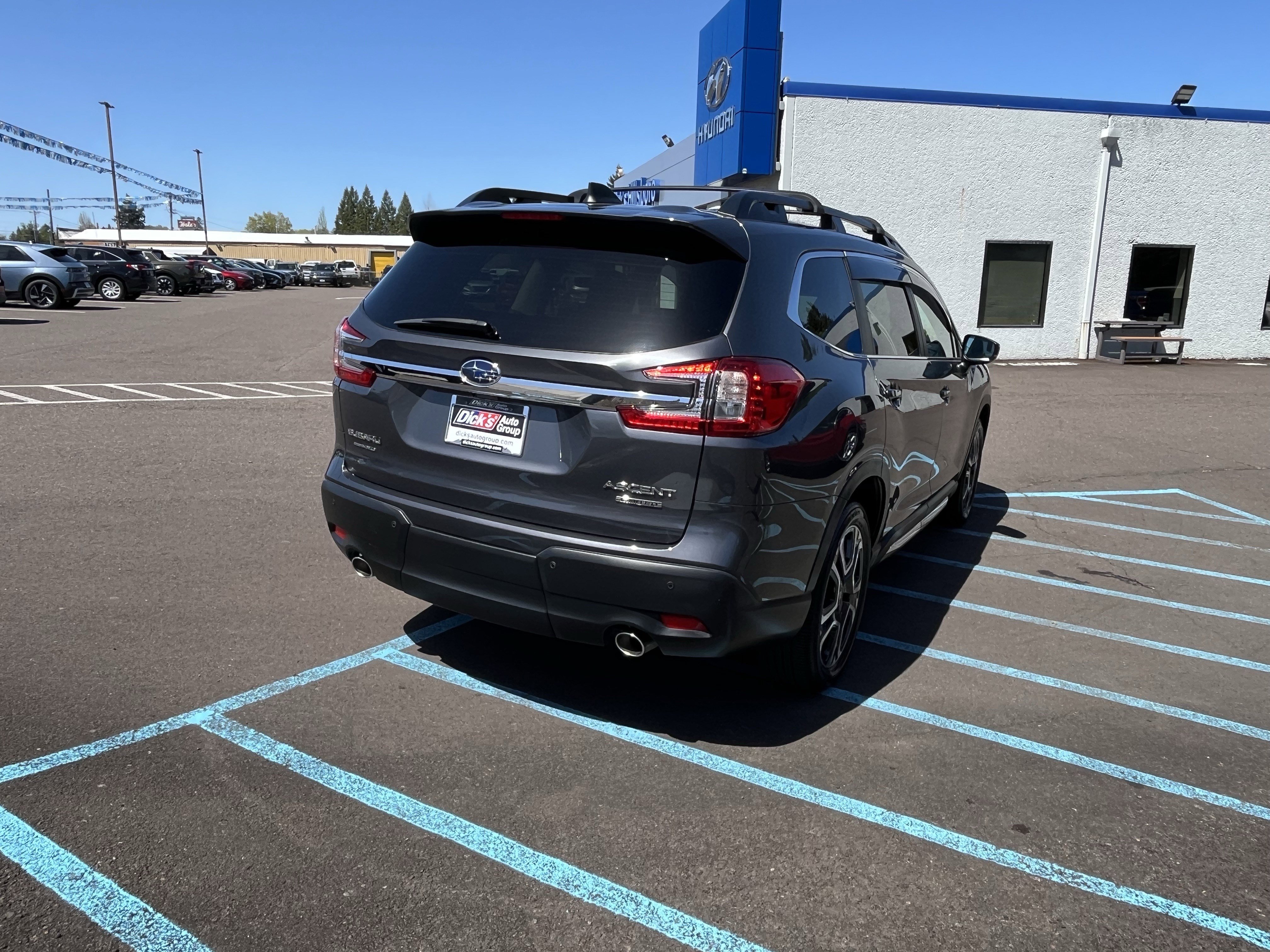 Used 2024 Subaru Ascent Limited w/ Technology Package AWD/4WD image 5