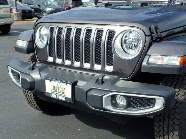 Used 2019 Jeep Wrangler Unlimited Sahara AWD/4WD image 32