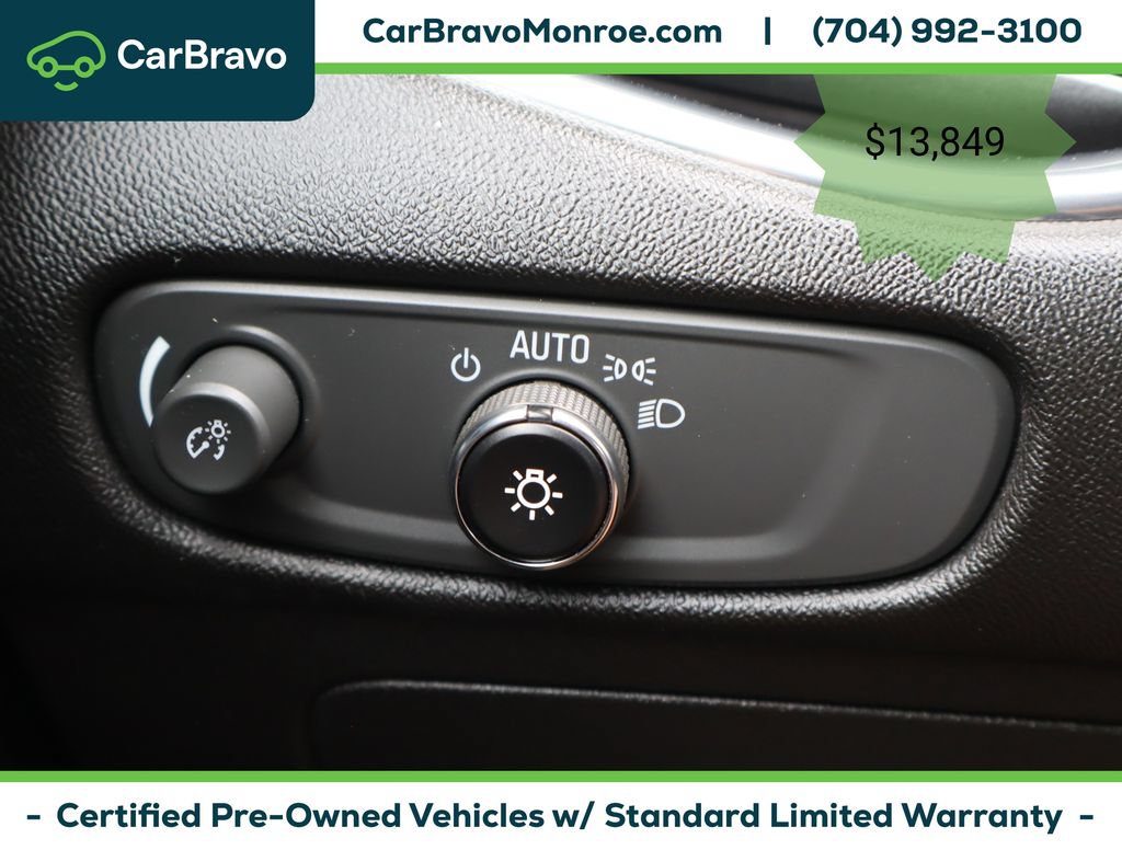 Certified 2017 Chevrolet Malibu LT FWD image 23