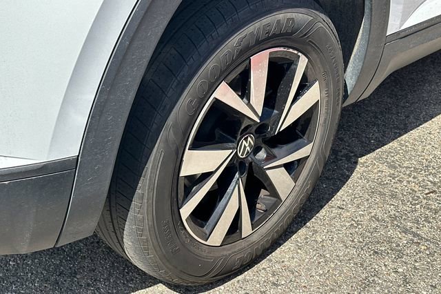 Used 2023 Volkswagen Atlas Cross Sport SE AWD/4WD image 4