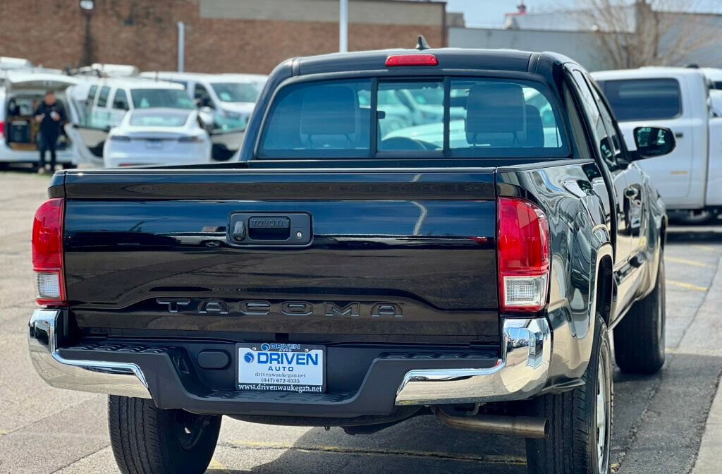 Used 2016 Toyota Tacoma SR image 5