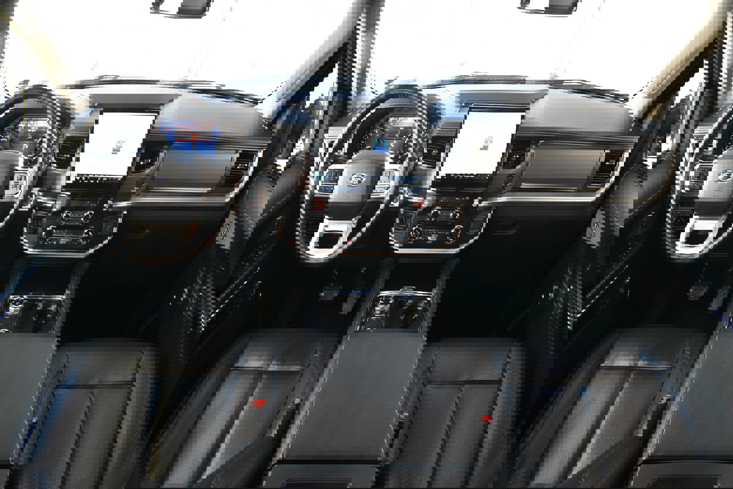 Used 2024 Ford Expedition XLT image 33