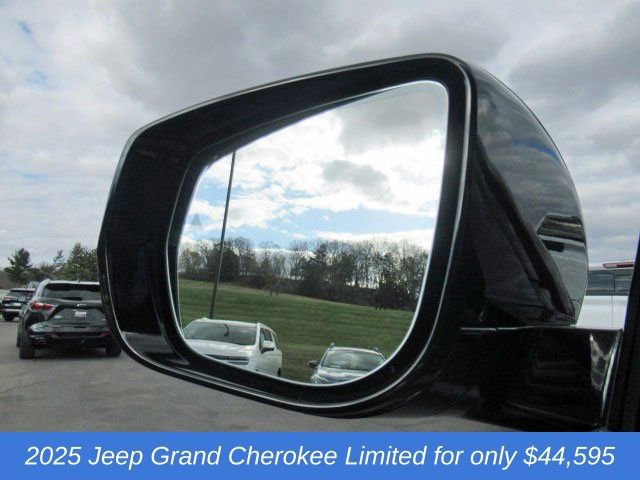 New 2025 Jeep Grand Cherokee Limited w/ Luxury Tech Group II image 31