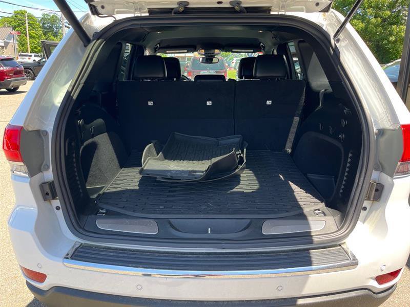 Used 2017 Jeep Grand Cherokee Limited AWD/4WD image 24