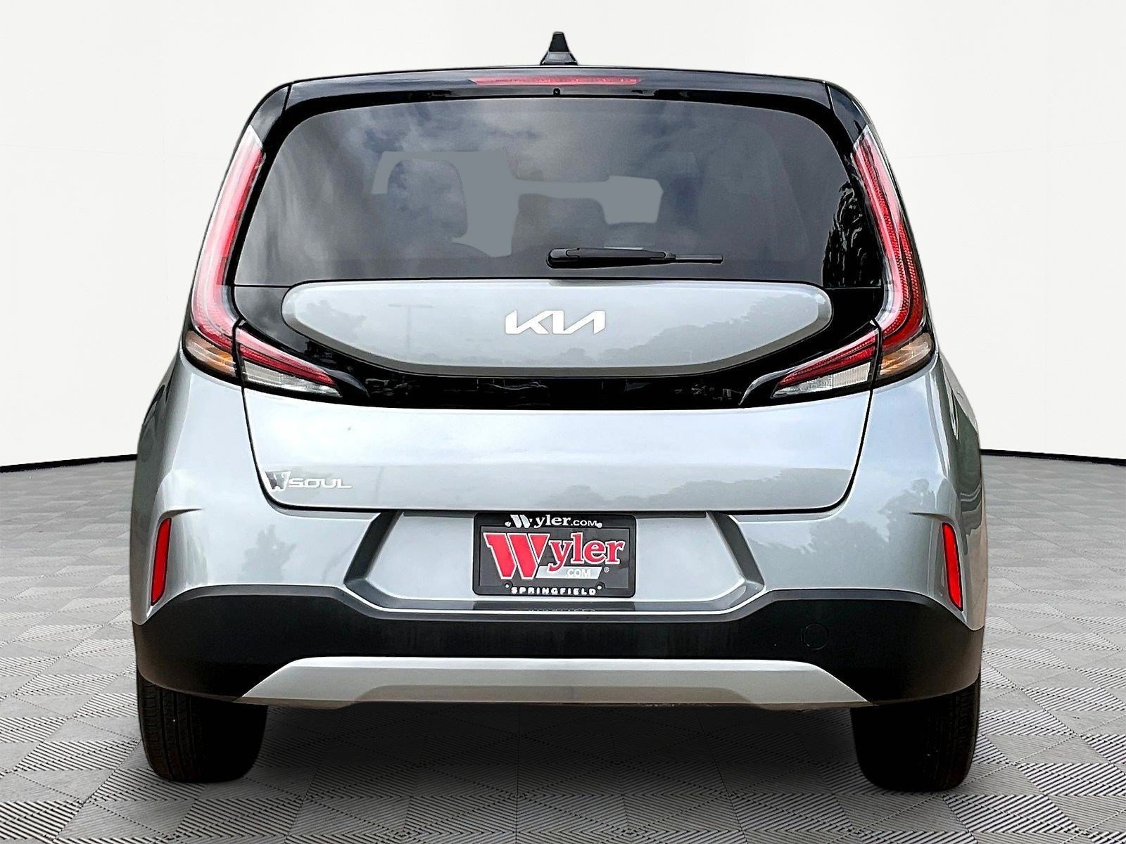 Used 2023 Kia Soul LX FWD image 5