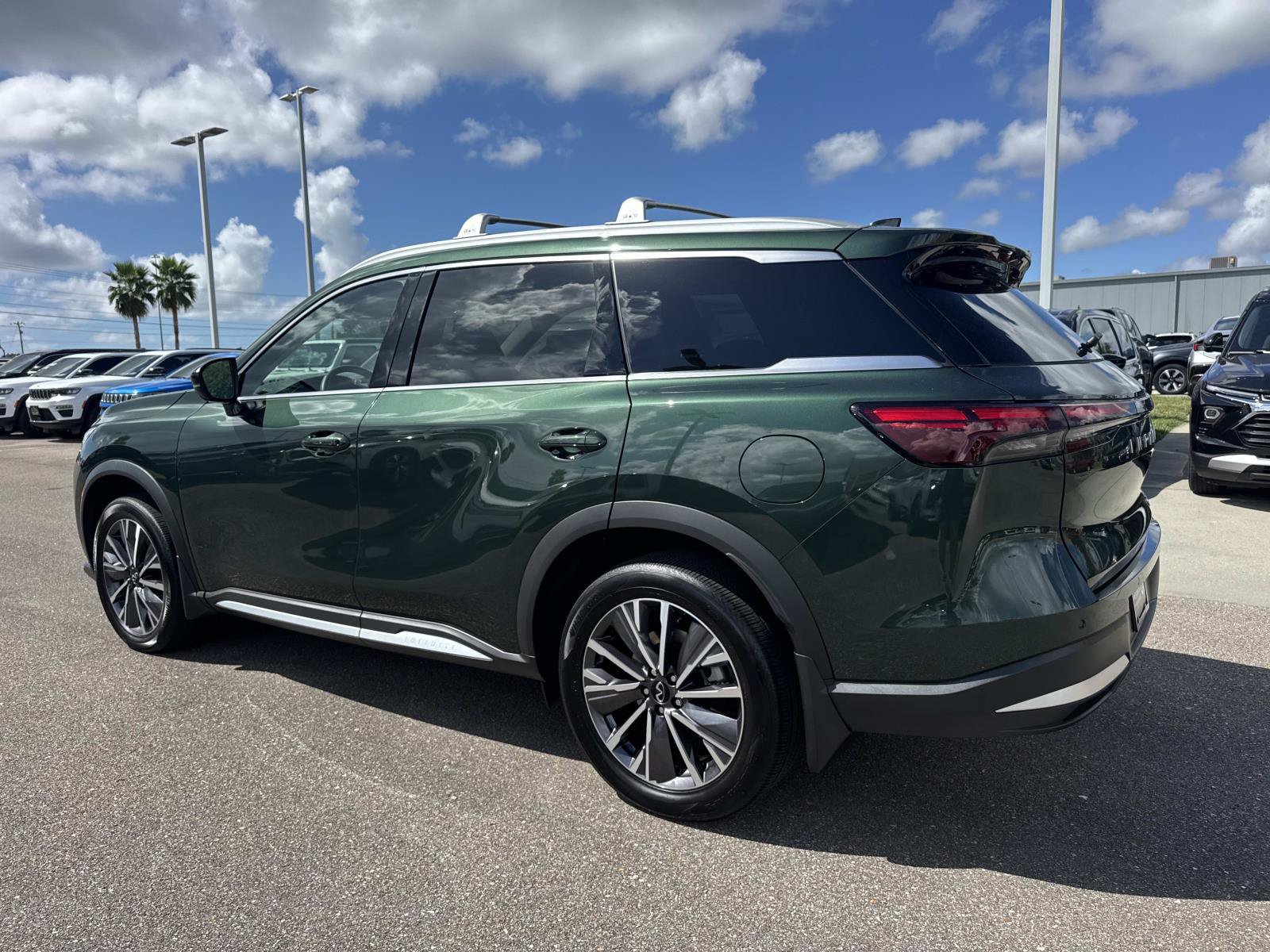 Certified 2026 INFINITI QX60 Luxe w/ Cargo Package FWD image 8