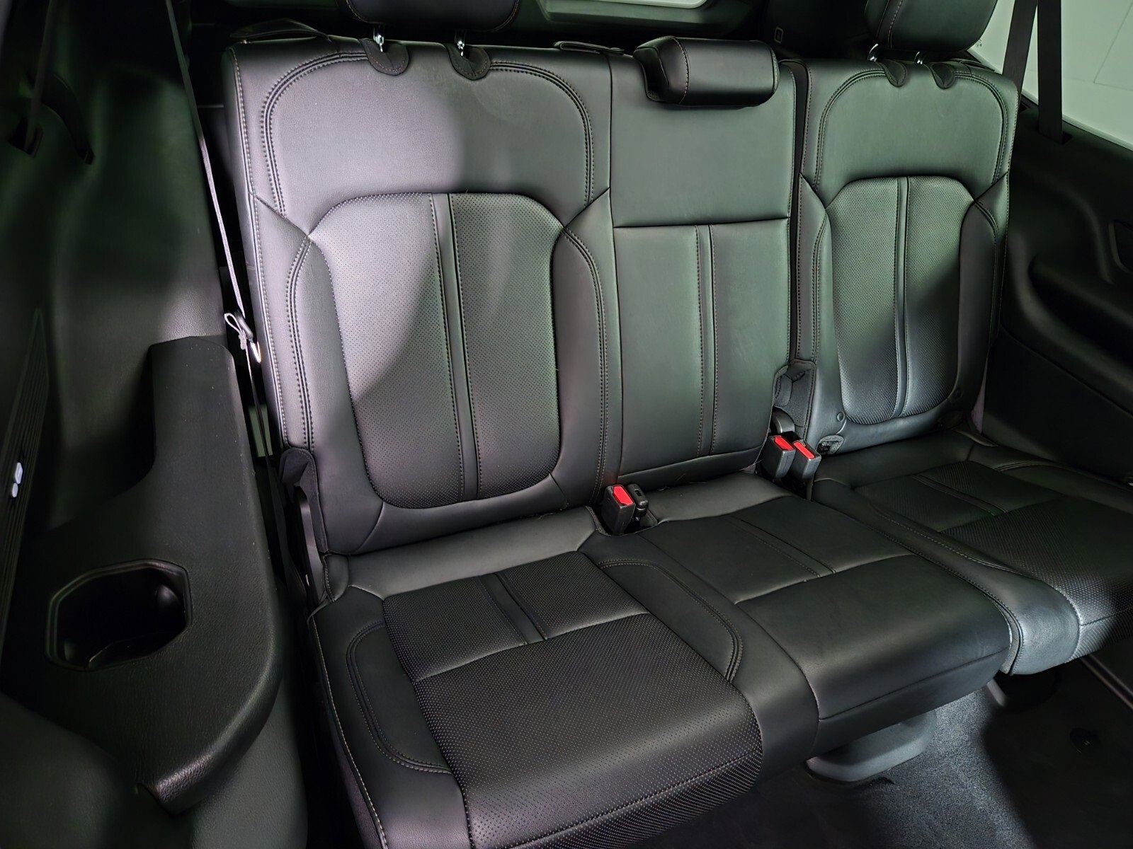 Used 2024 Jeep Wagoneer L Series III w/ Premium Group I image 19