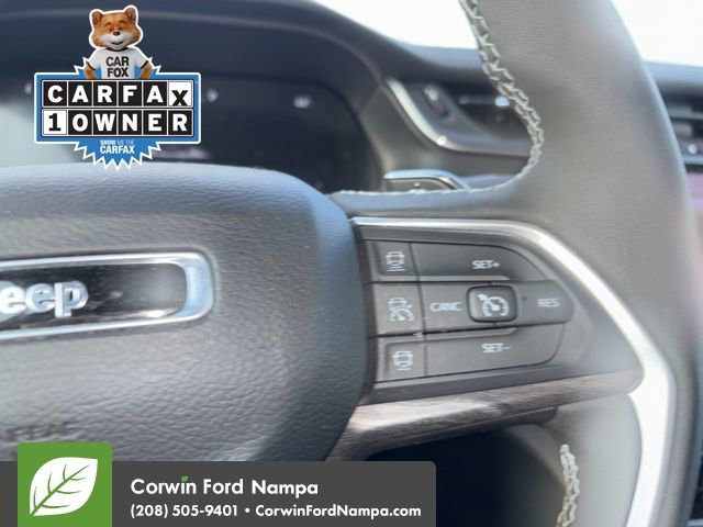 Used 2025 Jeep Grand Cherokee Limited w/ Black Appearance Package AWD/4WD image 11