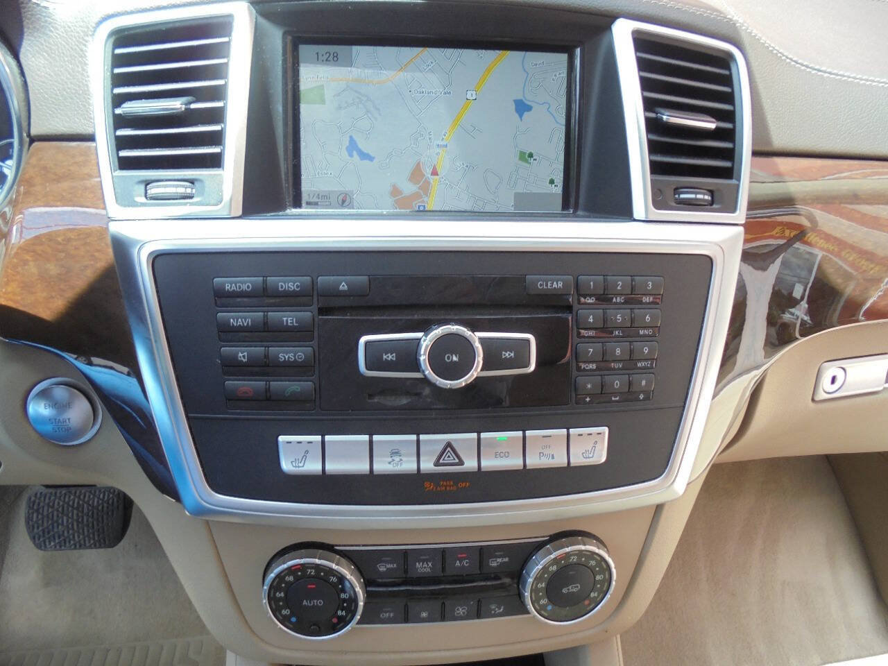 Used 2015 Mercedes-Benz GL 450 4MATIC w/ Lighting Package image 19