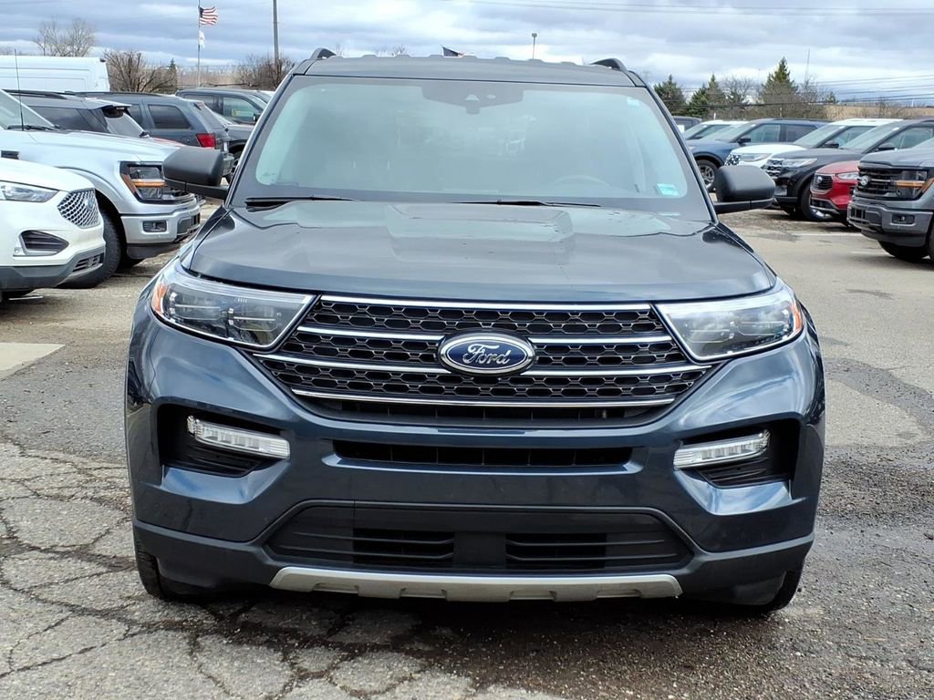 Used 2024 Ford Explorer XLT w/ Equipment Group 202A image 8