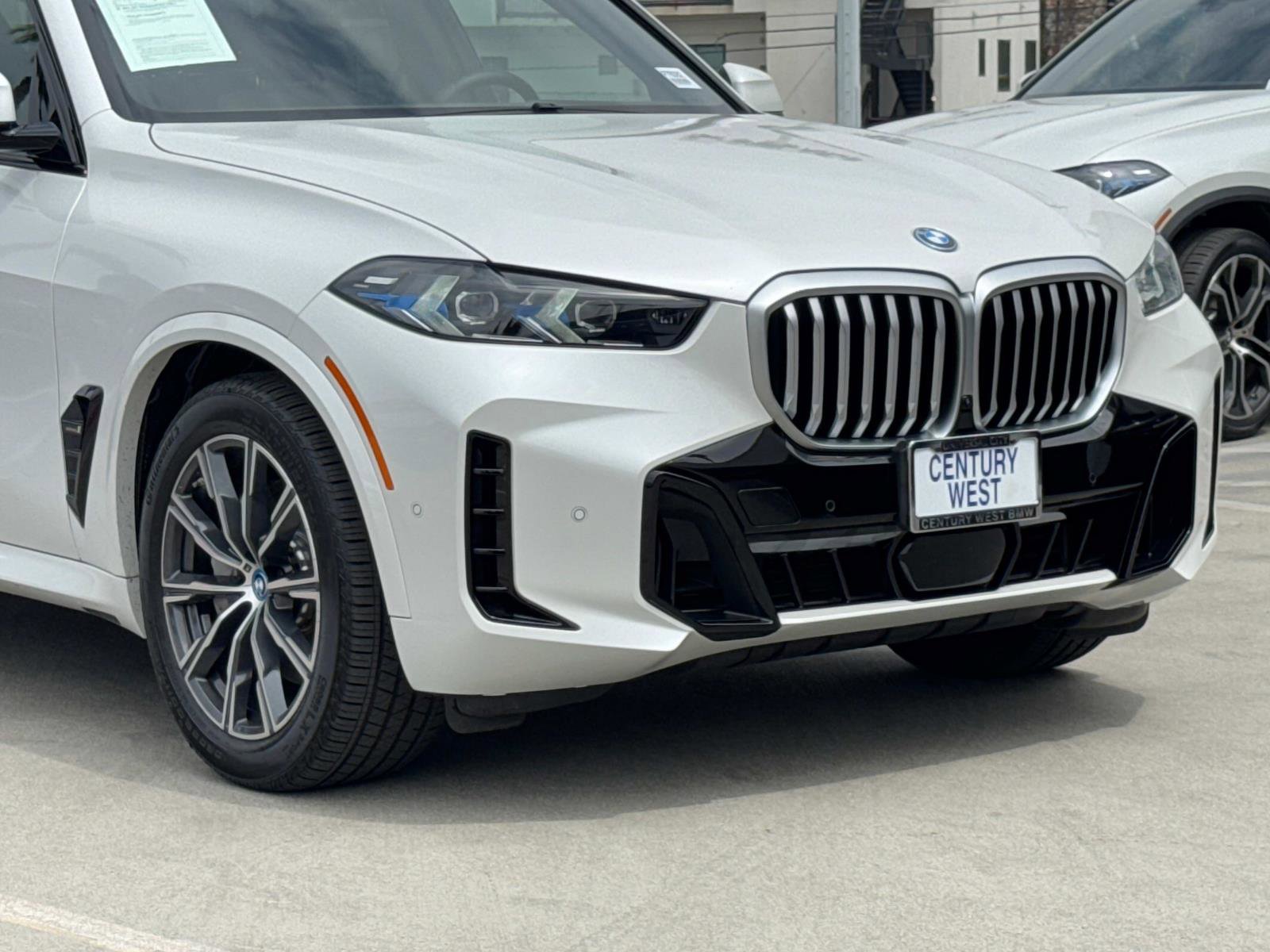 Used 2024 BMW X5 xDrive50e w/ M Sport Package image 2