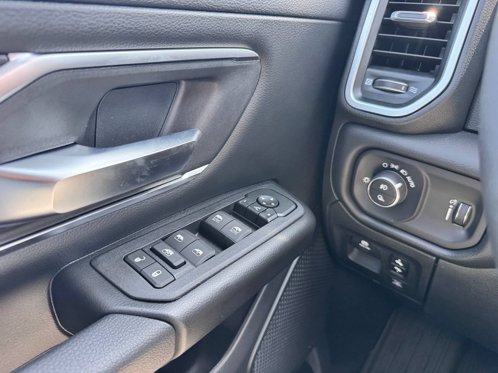 New 2026 RAM 1500 Big Horn AWD/4WD image 15