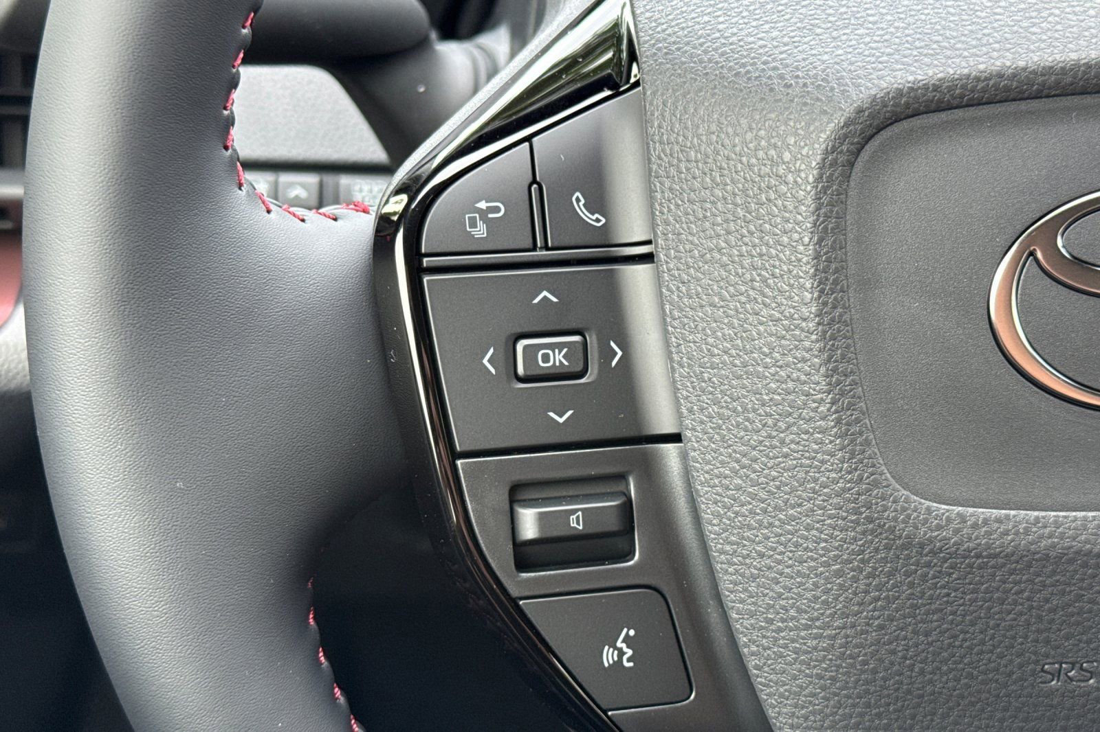 New 2026 Toyota Prius Plug-In Hybrid FWD image 27