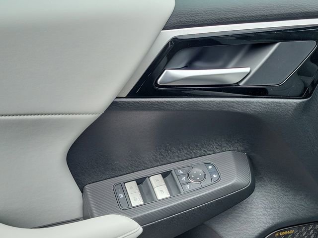 New 2026 Mitsubishi Outlander SE image 24
