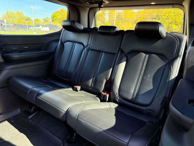 Used 2023 Jeep Wagoneer Series II AWD/4WD image 12