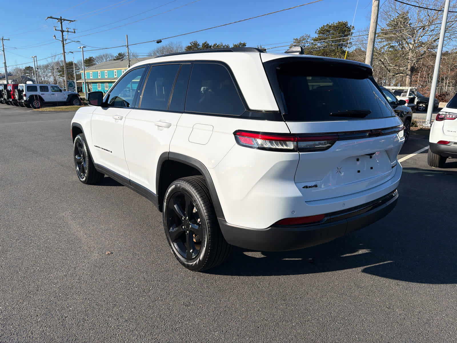 Used 2025 Jeep Grand Cherokee Limited w/ Black Appearance Package image 5