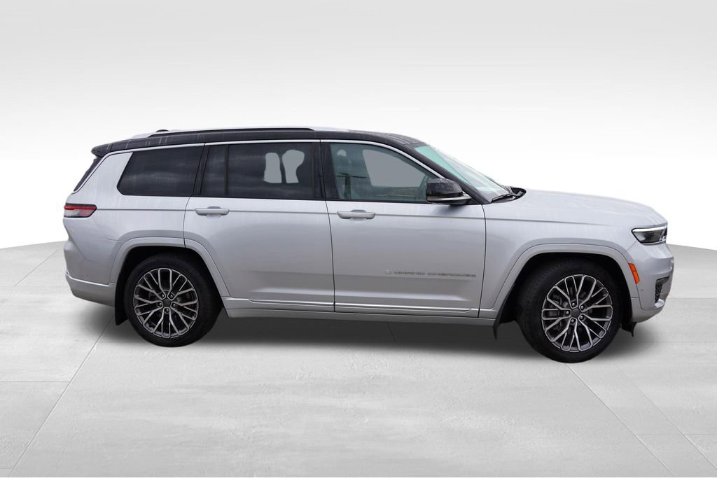 Certified 2022 Jeep Grand Cherokee L Summit AWD/4WD image 2