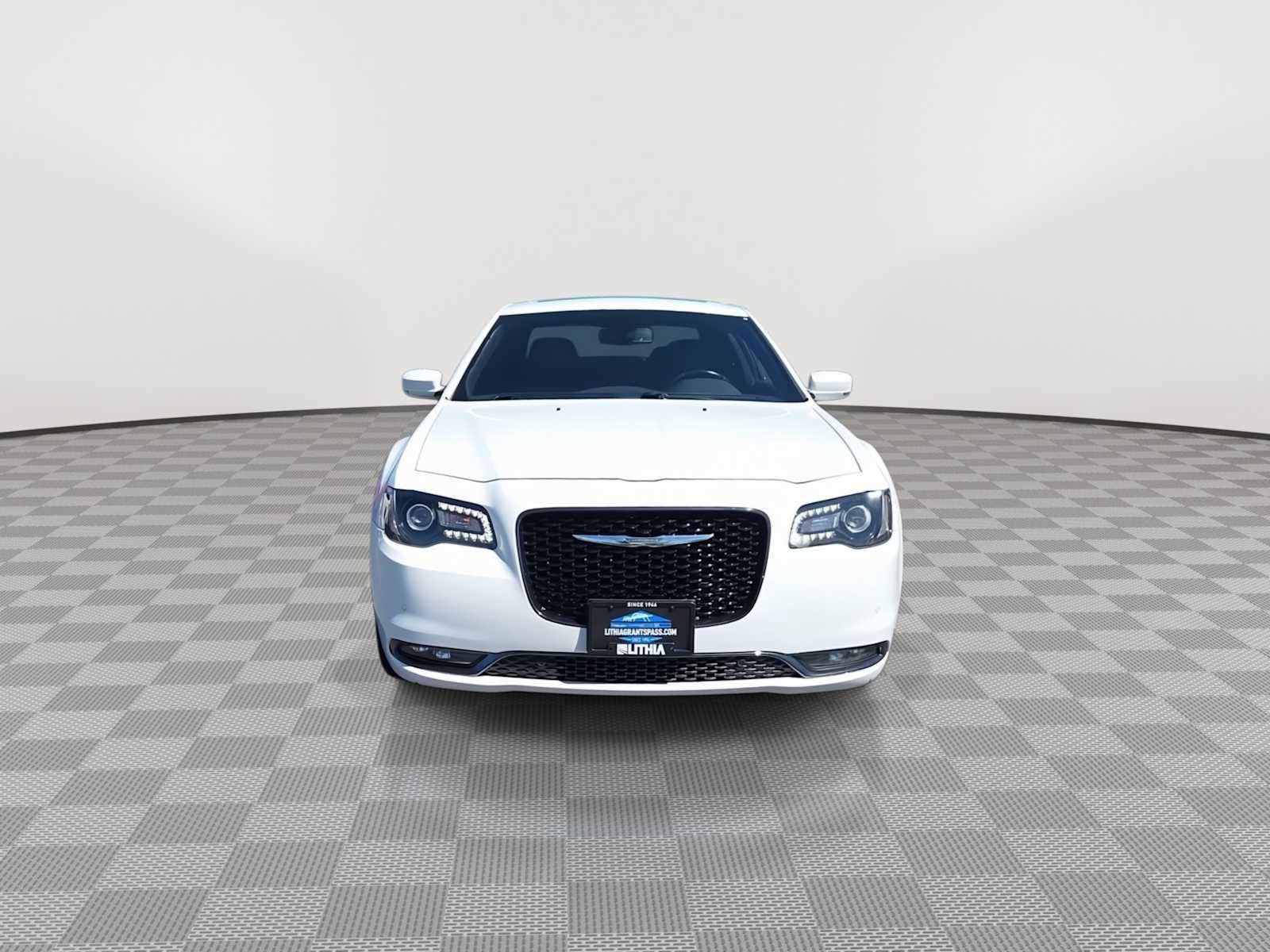 Used 2017 Chrysler 300 S w/ 300S Premium Group AWD/4WD image 3