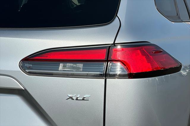 Certified 2023 Toyota Corolla Cross XLE w/ Convenience Package FWD image 33