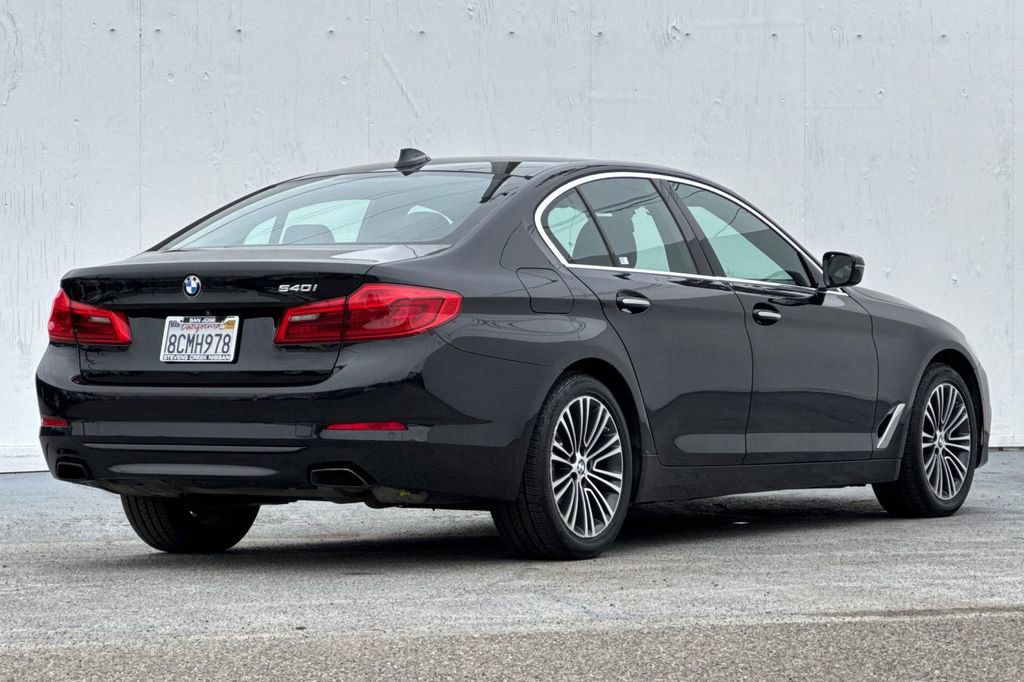 Used 2018 BMW 540i image 3