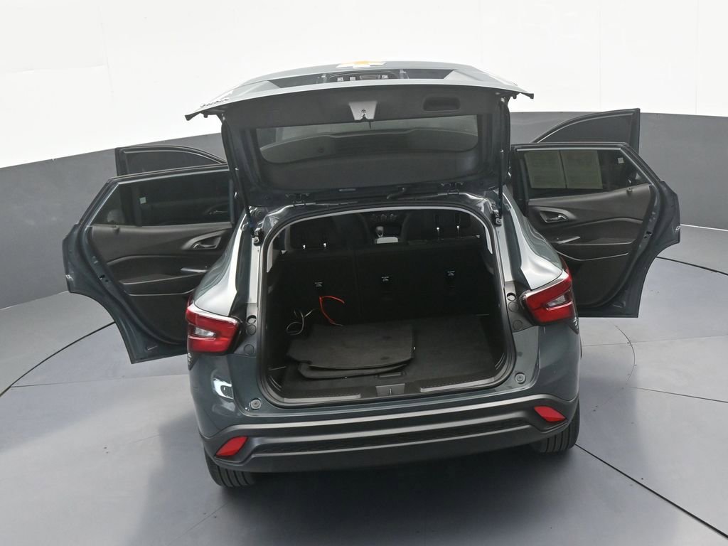 Used 2025 Chevrolet Trax LS FWD image 65