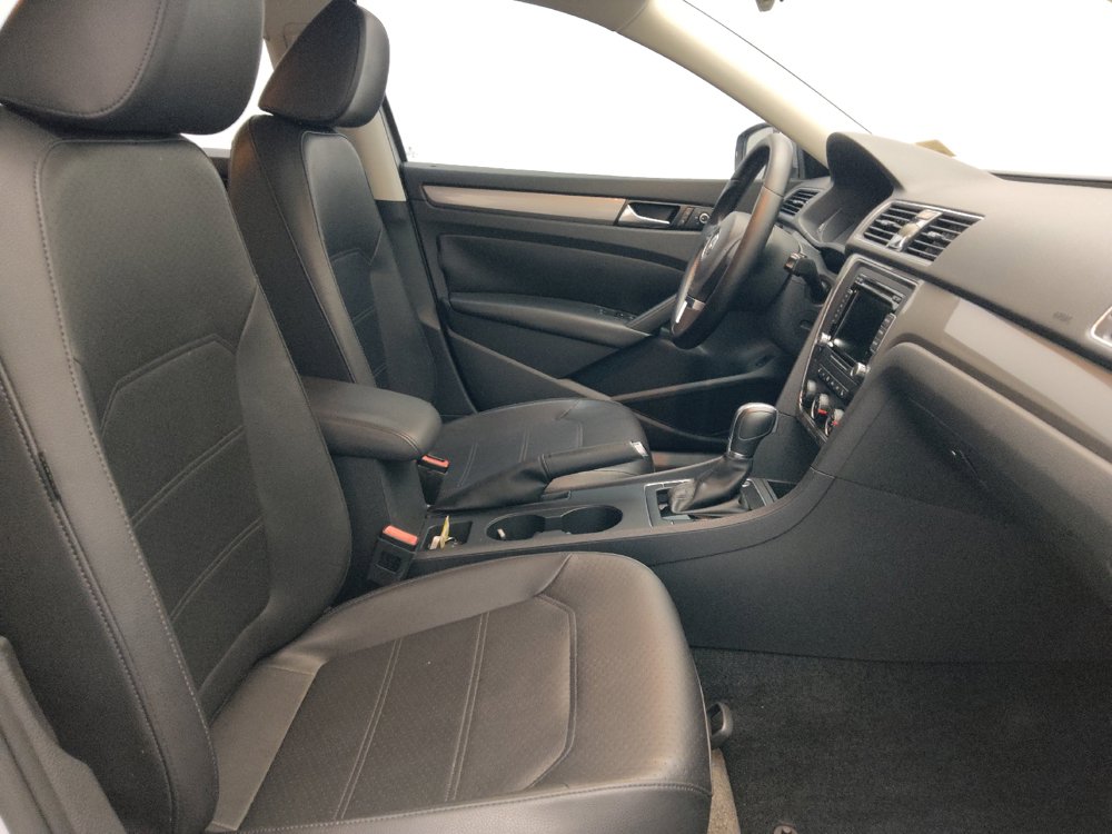 Used 2015 Volkswagen Passat 1.8T Limited Edition FWD image 21