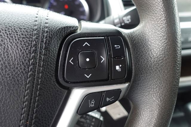 Certified 2019 Toyota Highlander LE FWD image 17