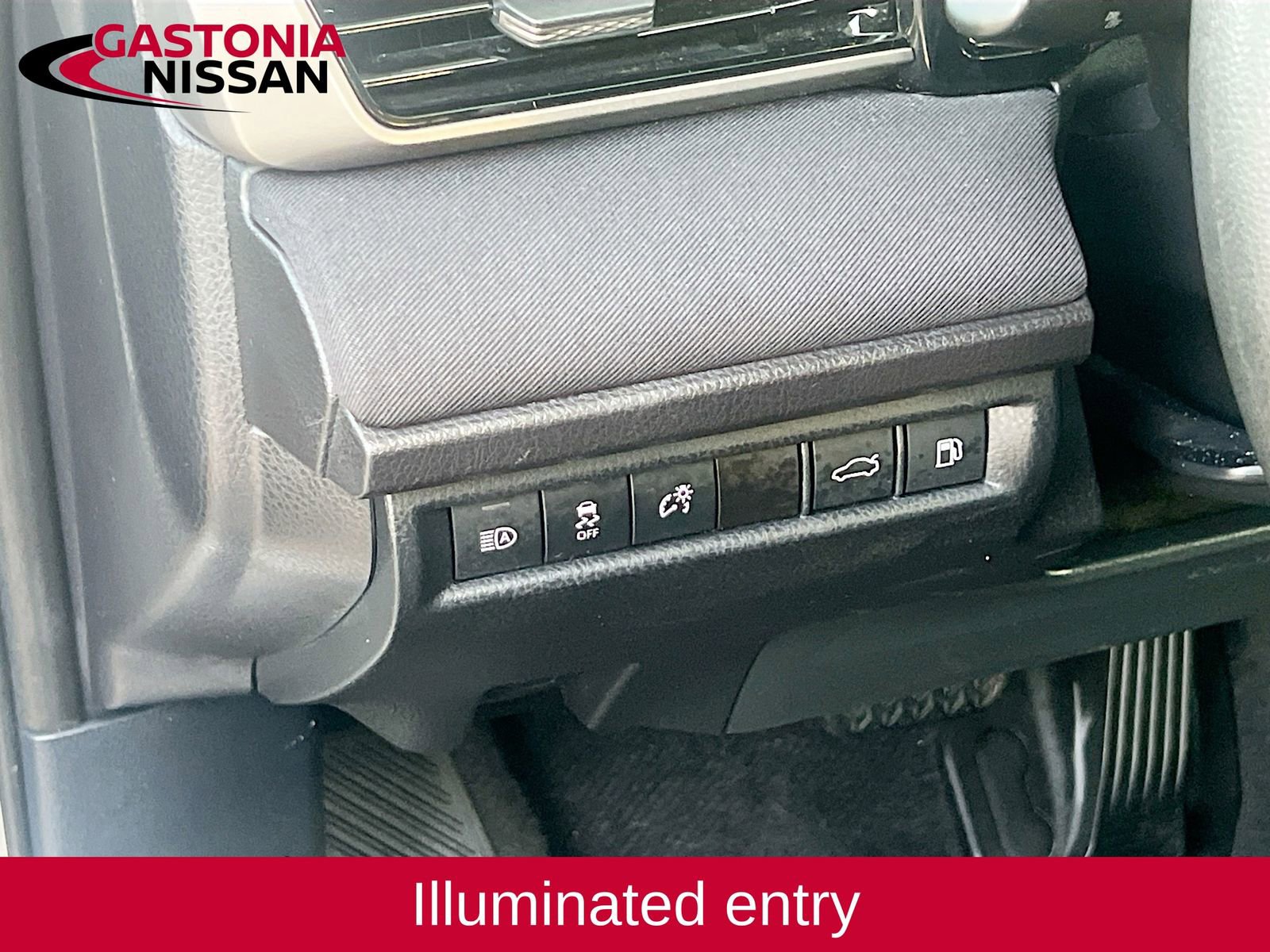 Used 2025 Toyota Camry LE image 13