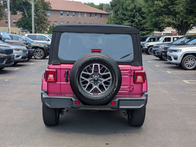 Certified 2024 Jeep Wrangler Unlimited Sahara w/ Technology Group AWD/4WD image 4